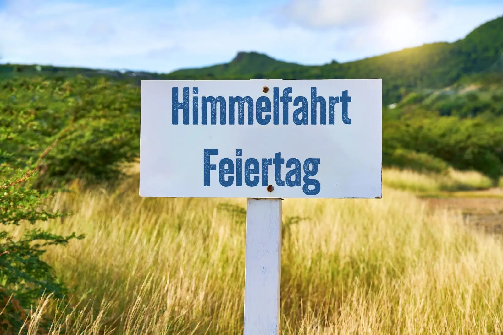 Christi himmelfahrt feiertag schild