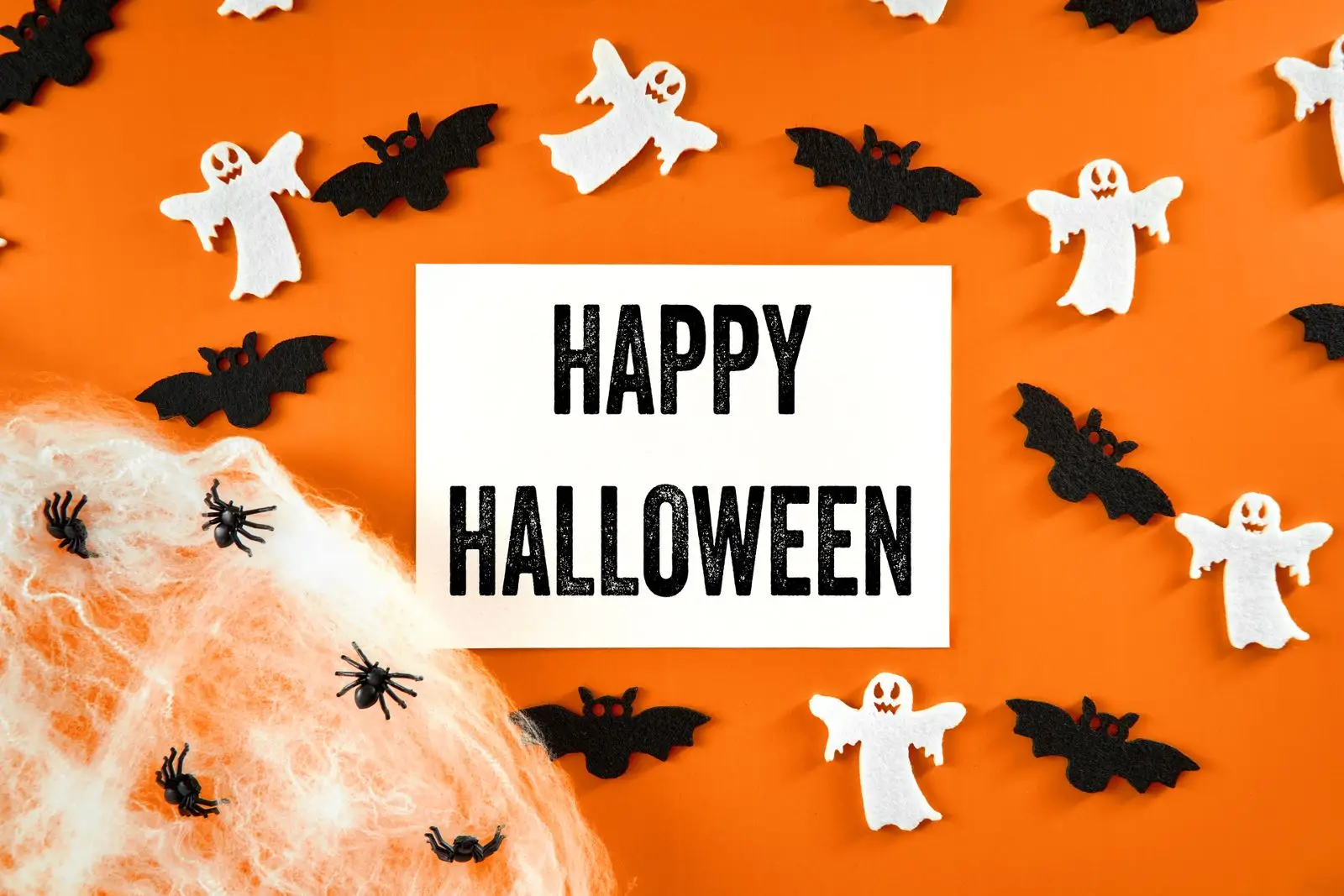 Happy halloween schriftzug im bild