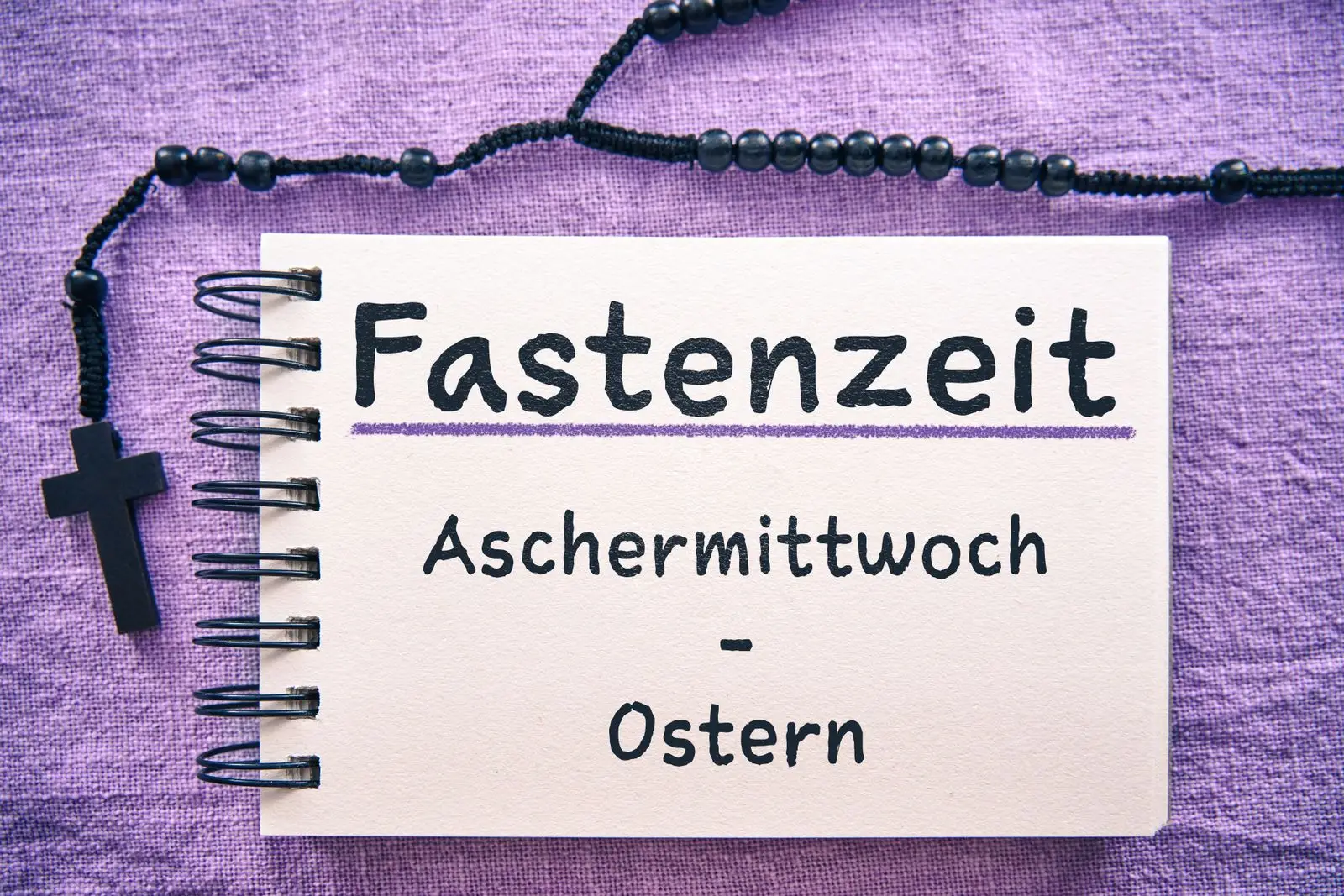 Kalender mit fastenzeit und rosenkranz