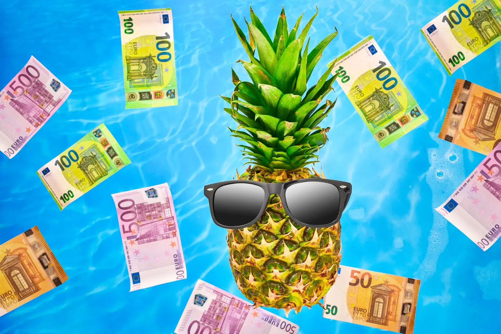 Ananas schwimmt im pool mit geld