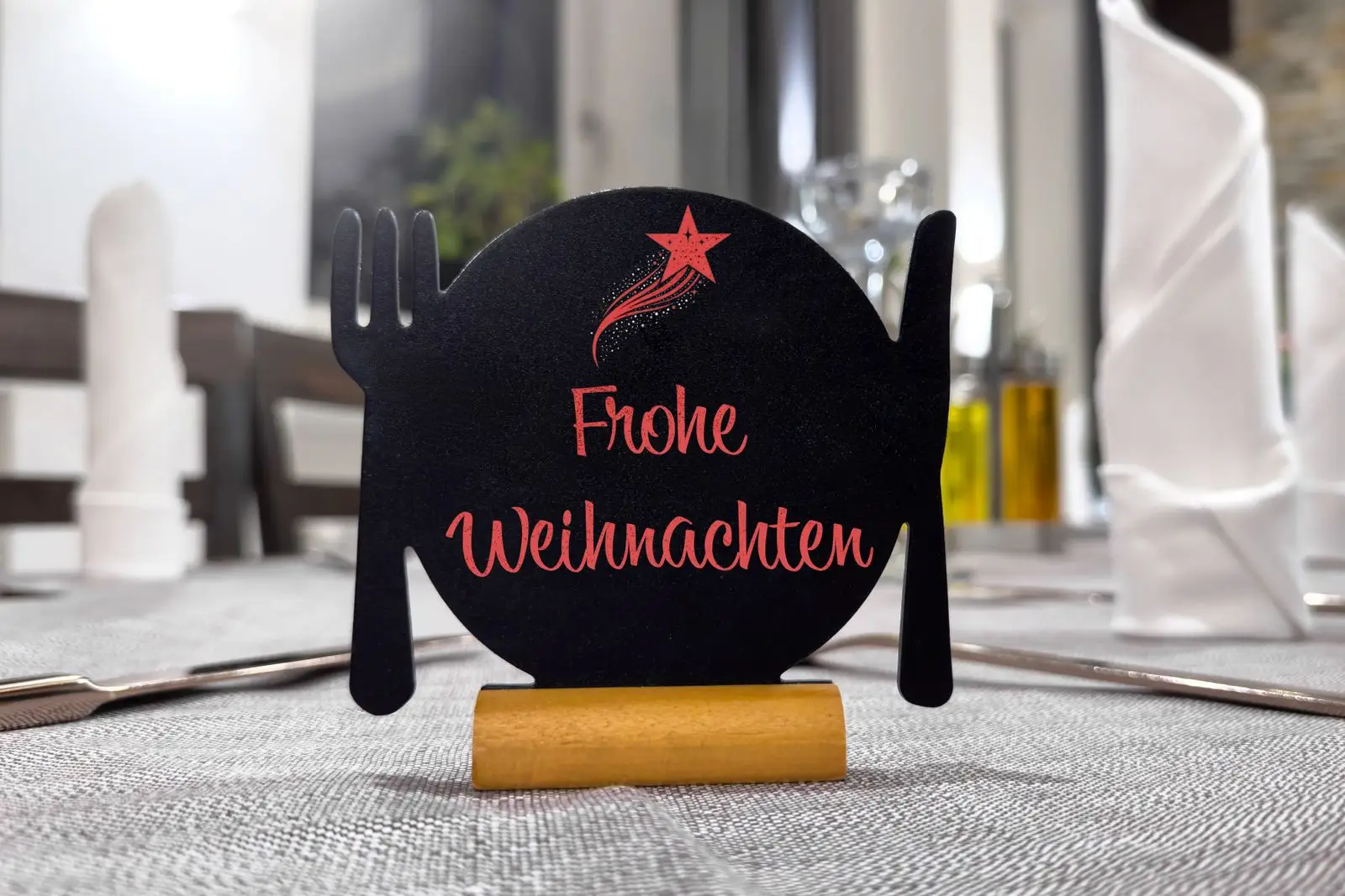 Frohe weihnachten in einem restaurant - weihnachtsbilder