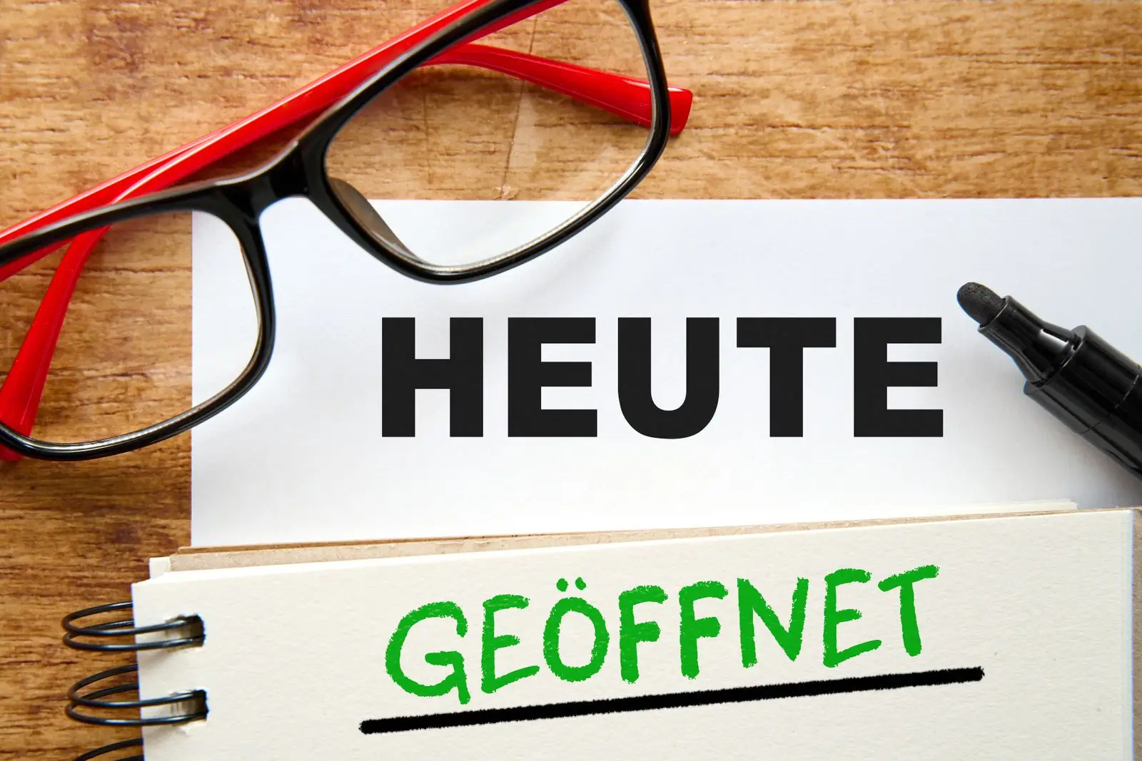 Heute geöffnet notiz - geöffnet bild