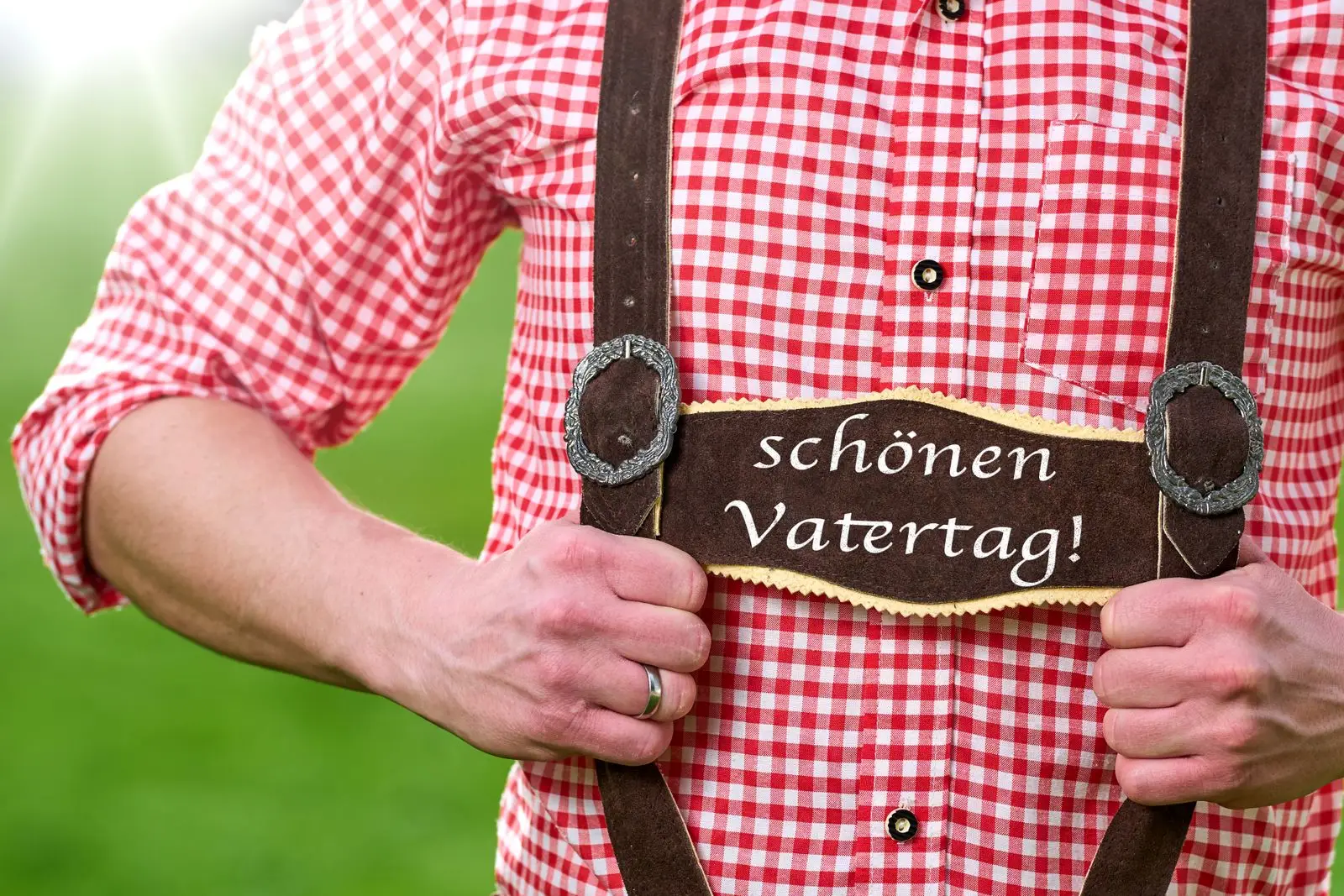 Wunsche fur vatertag auf hemd und hosentrager