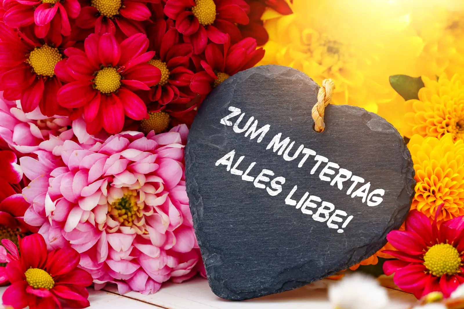 Zum muttertag alles liebe auf herz und blumen